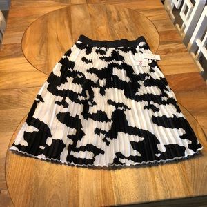 LulaRoe Jill Elegant black/white midi pleat skirt